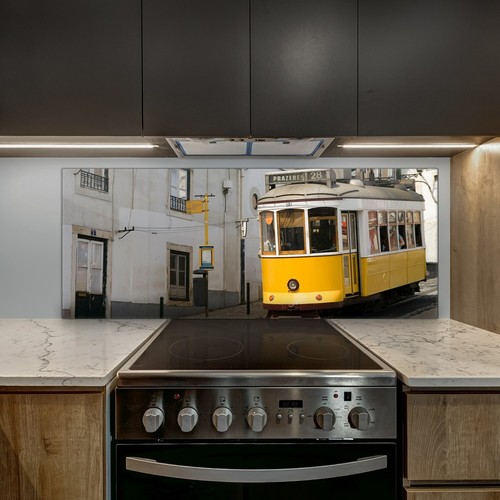 Gelbe straßenbahn lissabon - gelbe,
