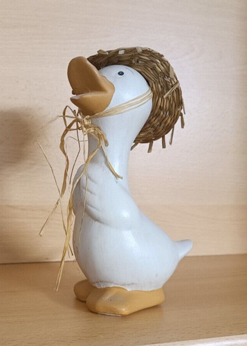 Deko figur ente - deko-figur,, strohhut