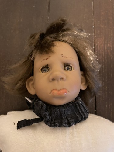 Figurenpuppe junge weint - figurenpuppe,