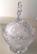 Kristallschale mit Deckel