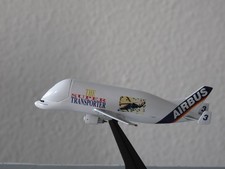 Airbus Beluga Super Transporter mit Lackierung "NH90" und "Tiger" in 1:400