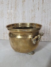 Gold glänzender Messing