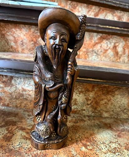 Asiatische holzfigur gelehrter - asiatische,