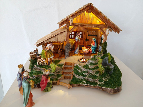 Weihnachtskrippe aus holz mit - weihnachtskrippe,