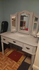 Schminktisch mit Spiegel - Frisierkommode Kosmetik