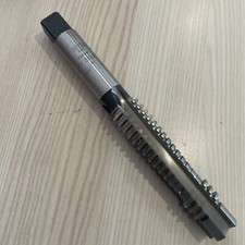 1 Stück Gewindebohrer TR30x6