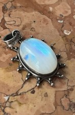 Besonderer  Mondstein Cabochon