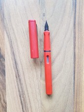 Roter LAMY Füllerfederhalter, Füller, Stärke M