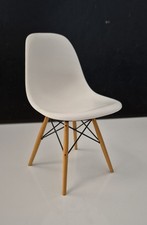 Vitra Design Miniatur "DSW - Plastic Side Chair" - Rarität !