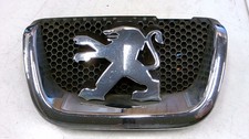 Emblem (stossfänger vorn) 1858140030 Peugeot 407 165 Bj 2007