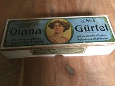 Alte Pappschachtel !