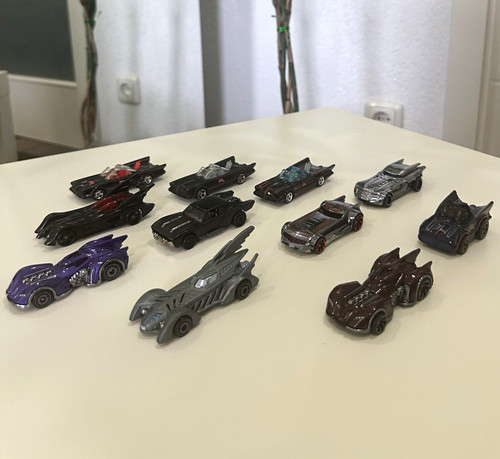 Hot wheels batman batmobile - dc,