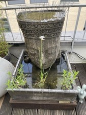 Steinbrunnen Mit Budah Kopf Pumpe