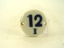 alte Porzellan Nummer rund - Zugabteil, Schrank, Spint, Nummer 12 / I - gebr.