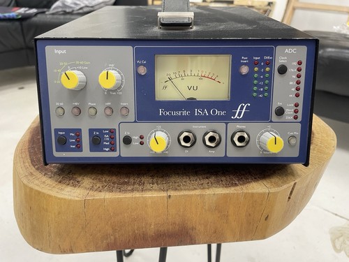 Focusrite isa one - one, digital