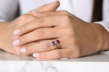 Oval peridot gold ring green