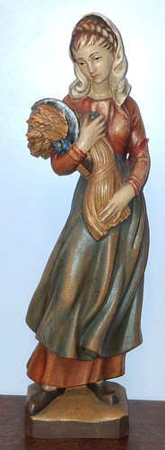 Holzfigur geschnitzt