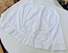 Edler Dirndl Unterrock weiß
