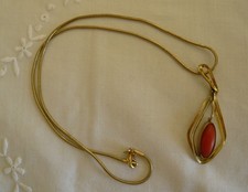 Theodor Klotz Anhänger Am Double echte Koralle mit Schlangenkette 60er