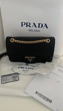 Prada Gaufre Leder Umhängetasche Schwarz Gold shoulder bag Handtasche