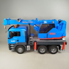 Bruder MAN TGS Kran-LKW