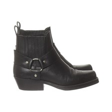 Kentucky's Western, Boots
