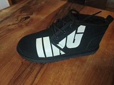 UGG Classic Boots, Schwarz mit Druck, 45, Neu