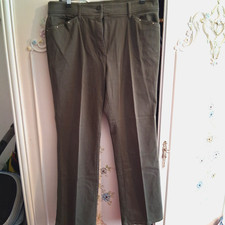 Schöne herbstgrüne Jeans von