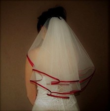 Schleier am Kamm nach Wahl zum