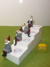 Harvesttime DEKO  Kerzenhalter 4 Wichtel  (Adventskranz)  4 Stufen