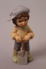 Goebel Nina Marco Limpke Schaufel Gartenarbeit Herbst Winter Mütze Graben