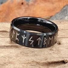 Wikinger Ring mit Futhark