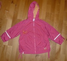 Whoopi süße pinke Wetterfeste Jacke mit Schmetterlingen Raffungen Gr 104 