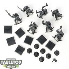 Lizardmen - 7x Saurus Warriors klassisch - grundiert