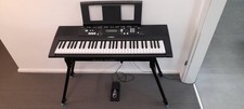 Yamaha EZ-220 Keyboard mit