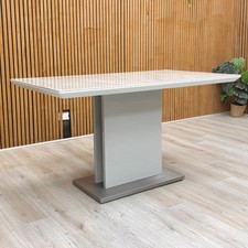 Furniture Village ‚Grigio‘