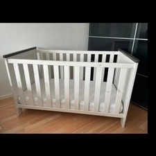 Babybett Jolina 70x140 + Träumeland Matratze + extra Seitenteile für Juniorbett