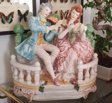 Capodimonte Porzellan Große Musizierende 2 Figuren Gruppe Balustrade N Mit Krone