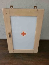 alter Wandschrank, Medikamentenschrank, Arzneischrank, Erste Hilfe Schrank, Häng