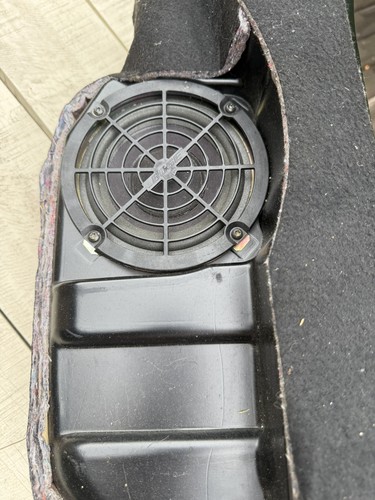 Audi bose bassbox - 4b,