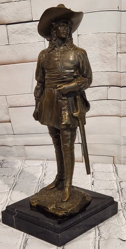 Bronze-Musketier-Statue