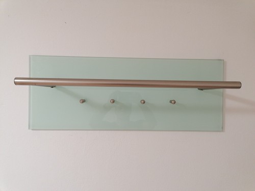 Wandgarderobe aus milchglas - aus,