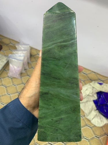 Nephrit jade obelisk - nephrit,