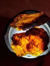 Blauer Bernstein aus Sumatra 