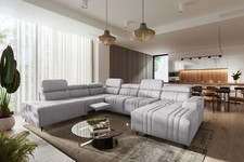 Große Couch mit Fußstütze