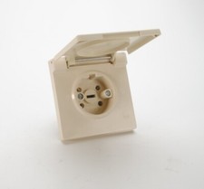 BUSCH-JAEGER 2064 UG-101 Perilex-Steckdose ws  IP44 UP