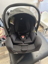 BABYSCHALE; Baby; MAXI COSI; Babysitz; SONNENSCHUTZ; Rot-Schwarz; Gut!