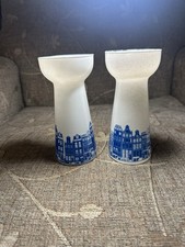 Atemberaubendes Paar Glas Hyazinthe Vasen - City Skyline Design