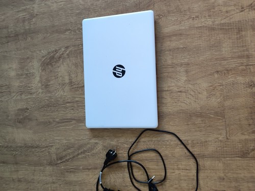 Laptop gebraucht weiss - 17",