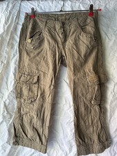 MOGUL ¾ Sommerhose oliv-weiß